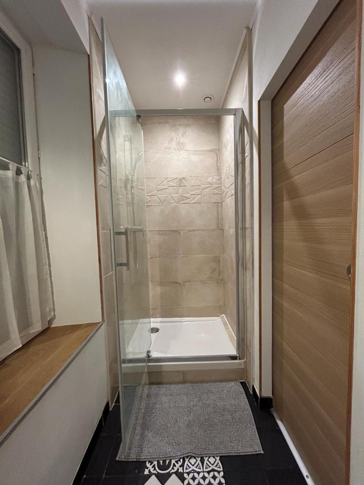 Velours & Balneo Appartement Saint-Nazaire  Buitenkant foto
